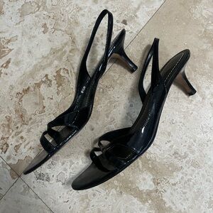 ANN TAYLOR PATENT LEATHER KITTEN HEELED SLINGBACK SANDALS size 9.5